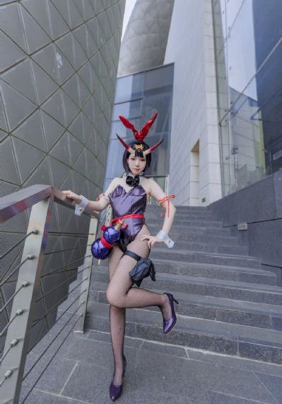 巨乳美女